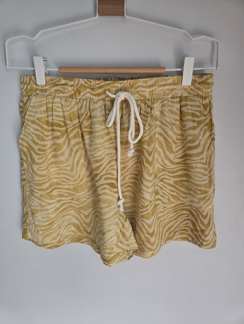 New MYSTREE Yellow Zebra-Print Drawstring Shorts